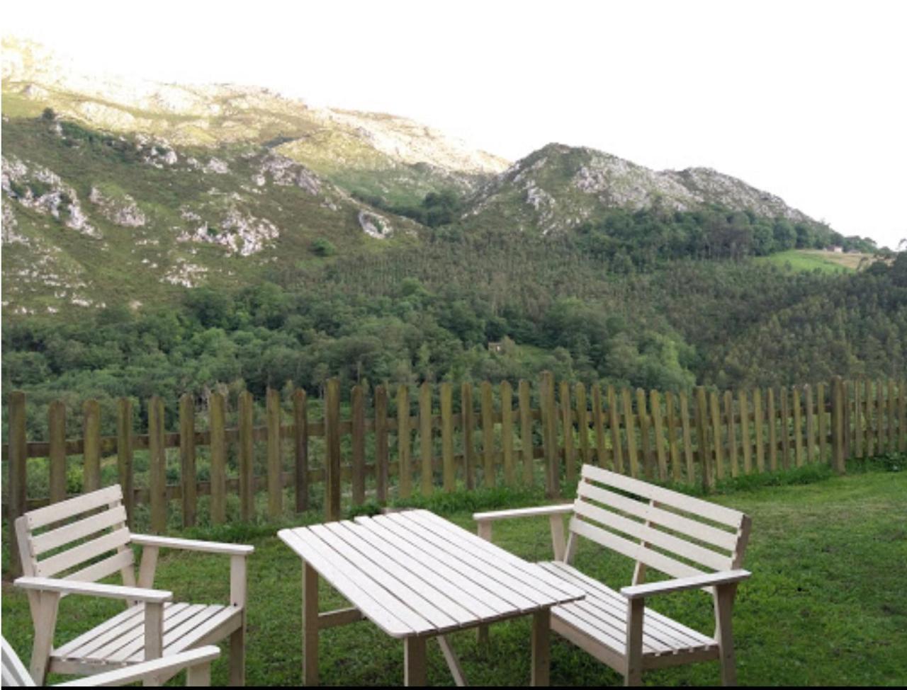 El Interior De Gaia Guest House Arriondas Exterior foto
