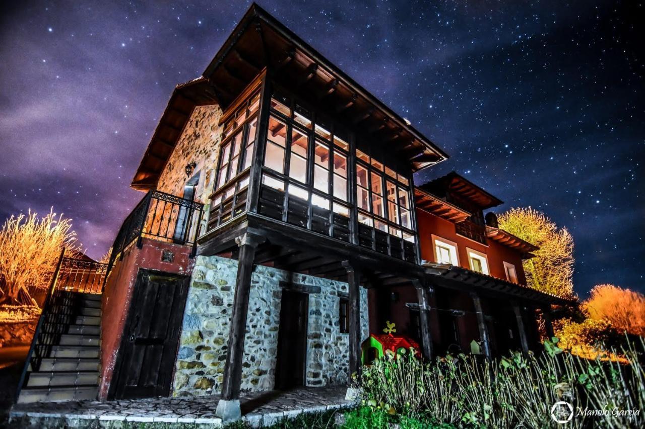 El Interior De Gaia Guest House Arriondas Exterior foto