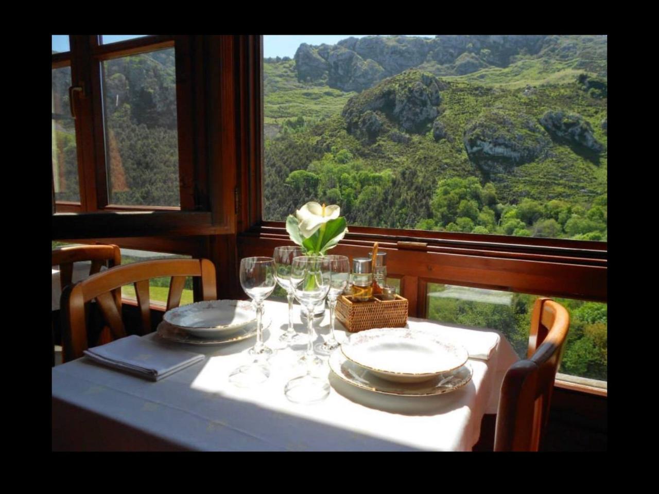 El Interior De Gaia Guest House Arriondas Exterior foto
