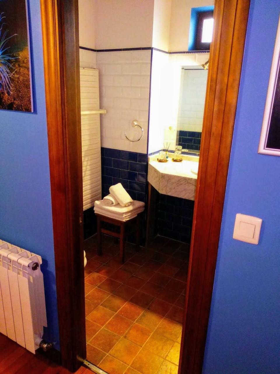 El Interior De Gaia Guest House Arriondas Exterior foto