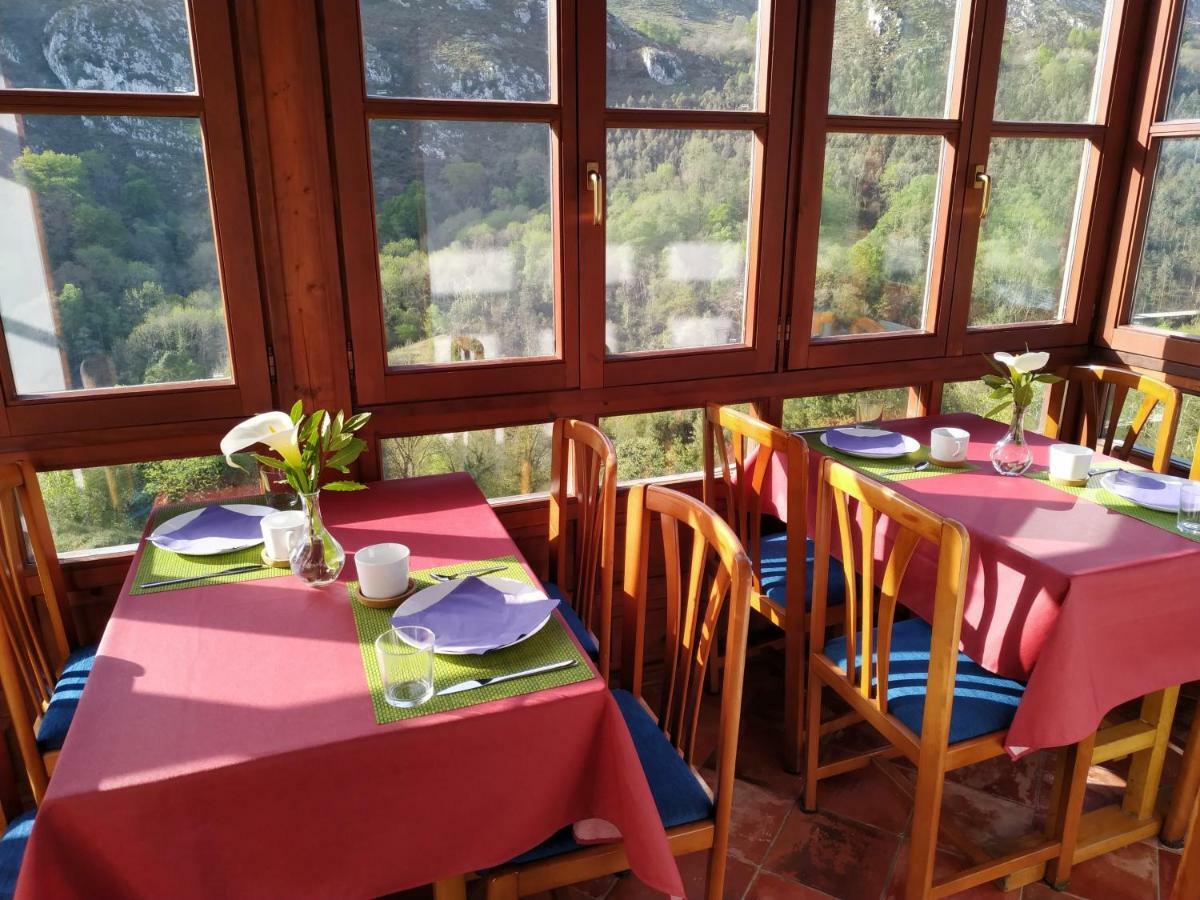 El Interior De Gaia Guest House Arriondas Exterior foto